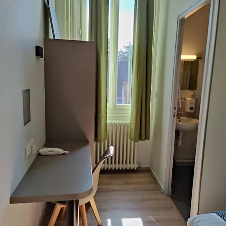 Des Lices - فندق 2*